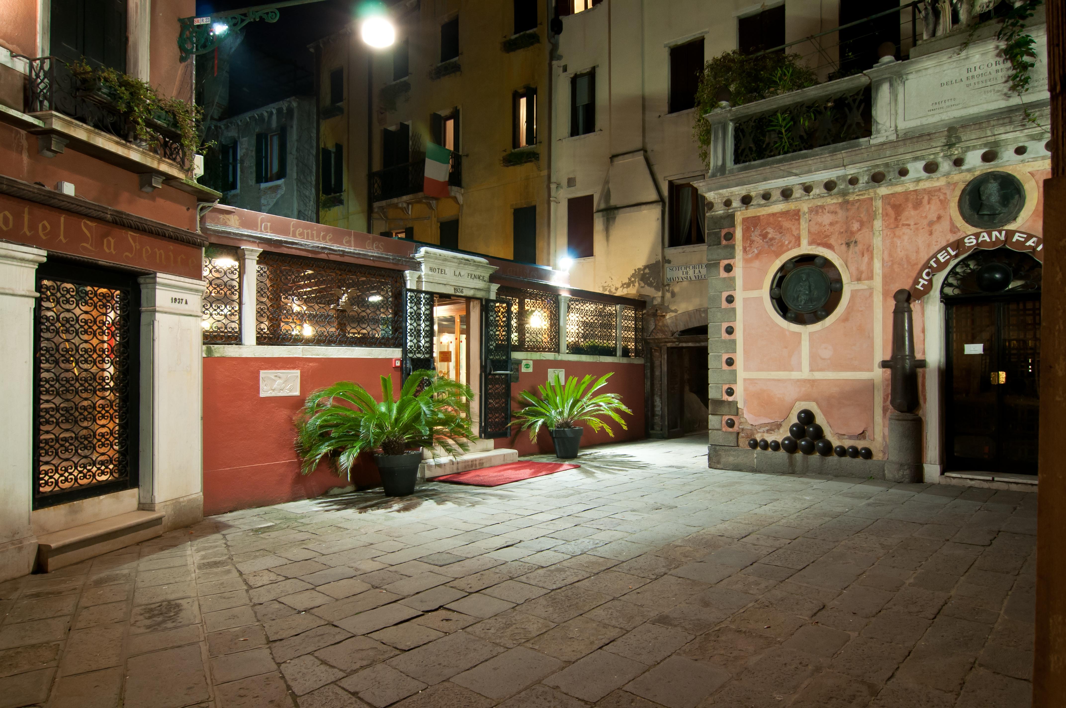 Hotel La Fenice Et Des Artistes Venice Luaran gambar