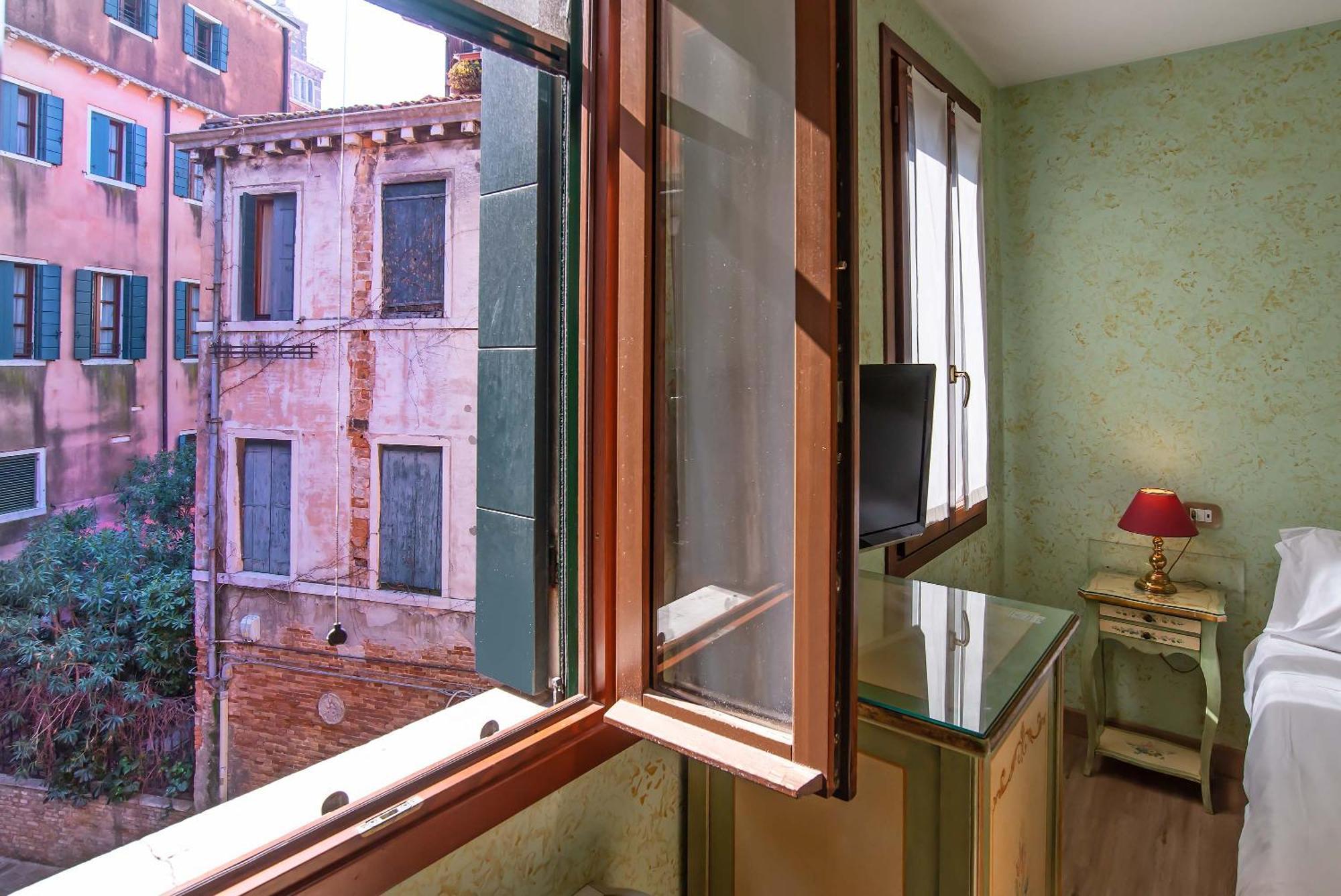 Hotel La Fenice Et Des Artistes Venice Luaran gambar