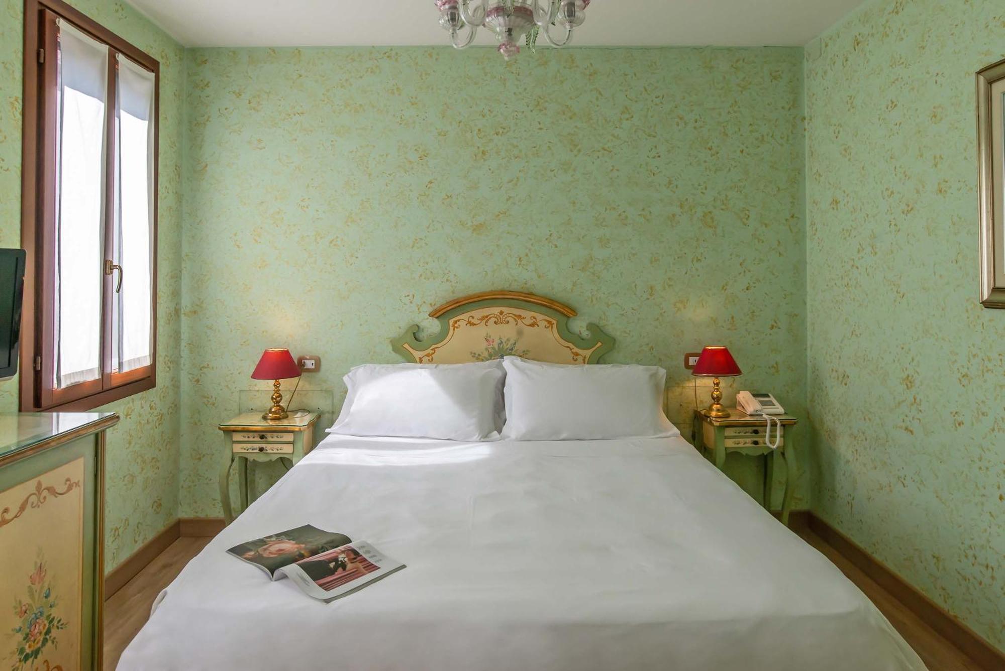 Hotel La Fenice Et Des Artistes Venice Luaran gambar